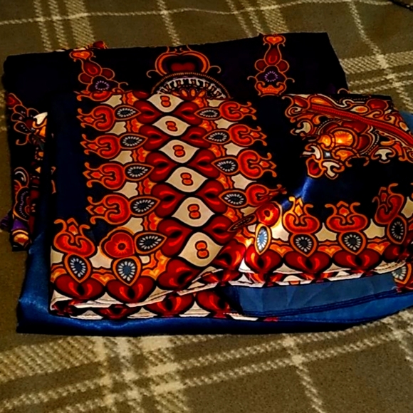 I have 6 African Dress and 2 pairs of jeans - Picture 1 of 8